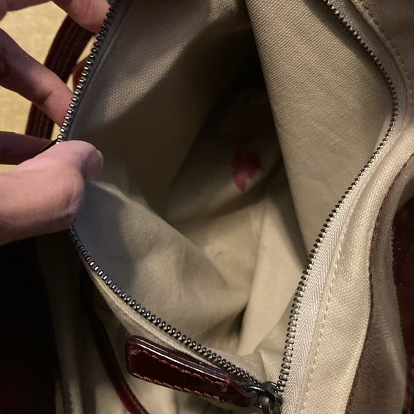 💯 Authentic red Burberry Hearts limited edition. - Picture 9 of 11